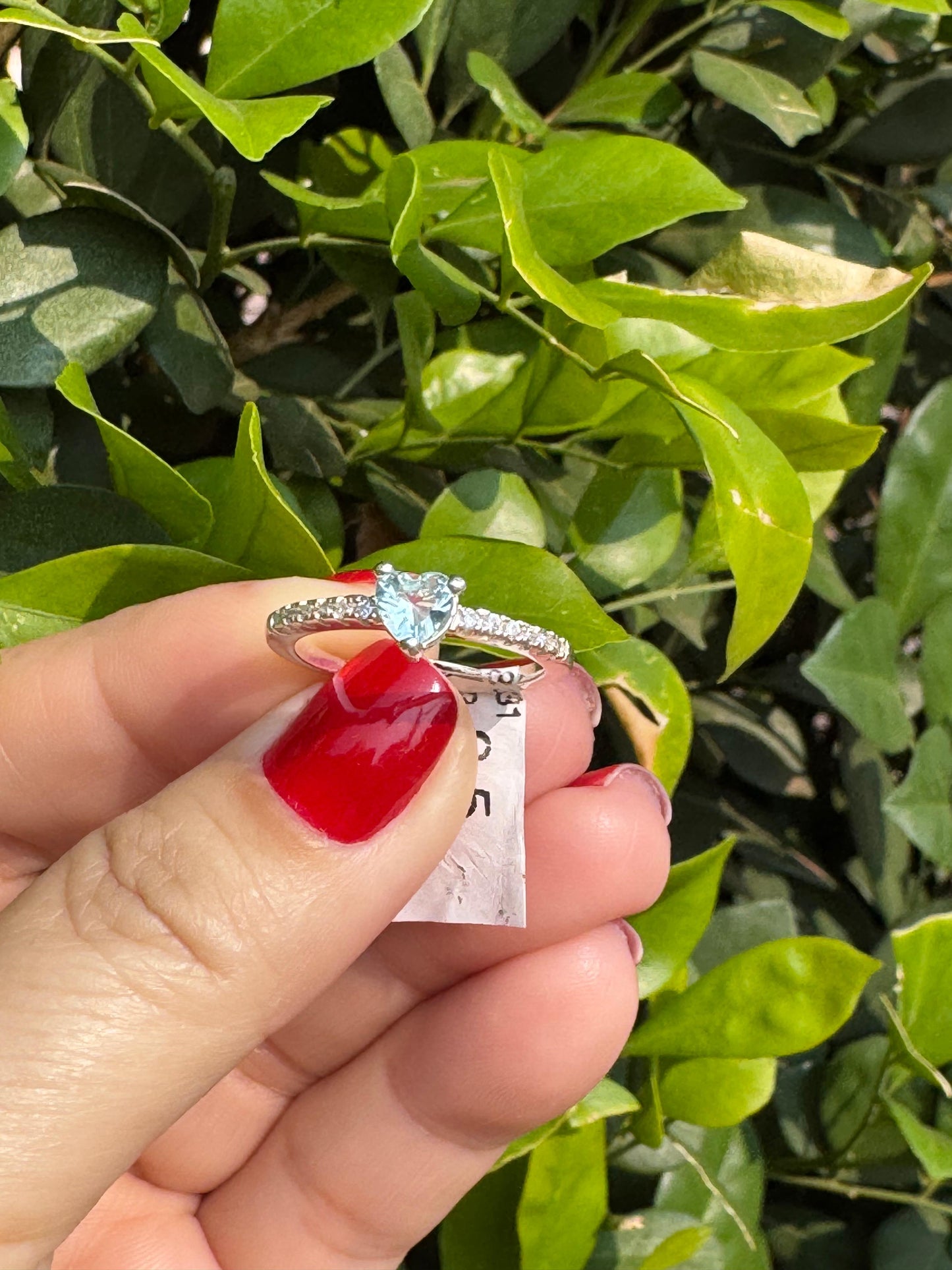 Anel Com Coração Cristal Azul Claro Laterais Zircônias Prata925
