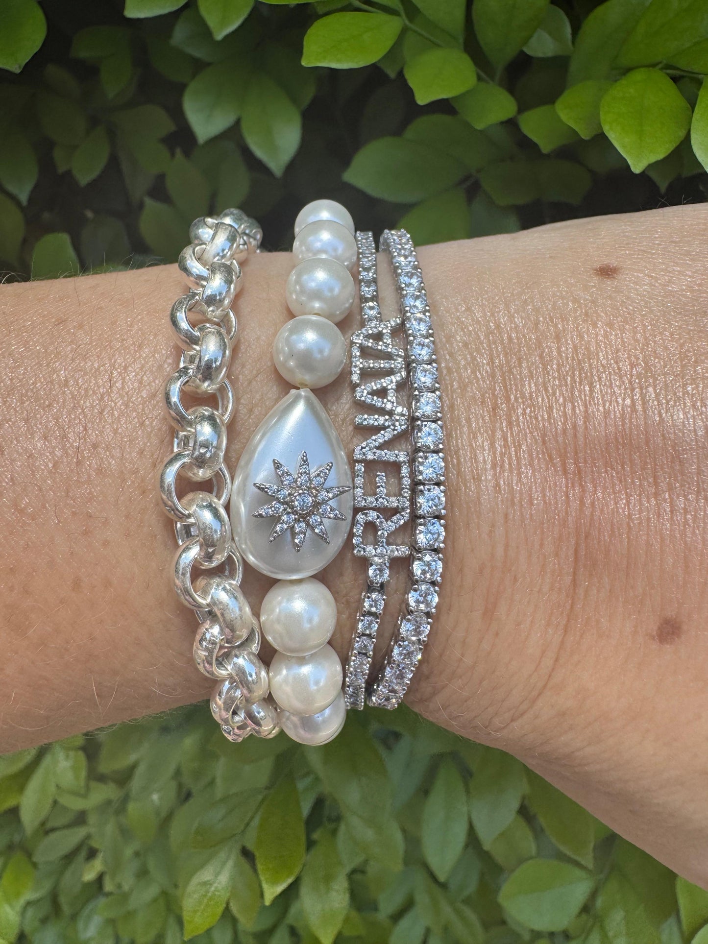 Pulseira Pérola Shell Com Detalhe Estrela De Zirconias