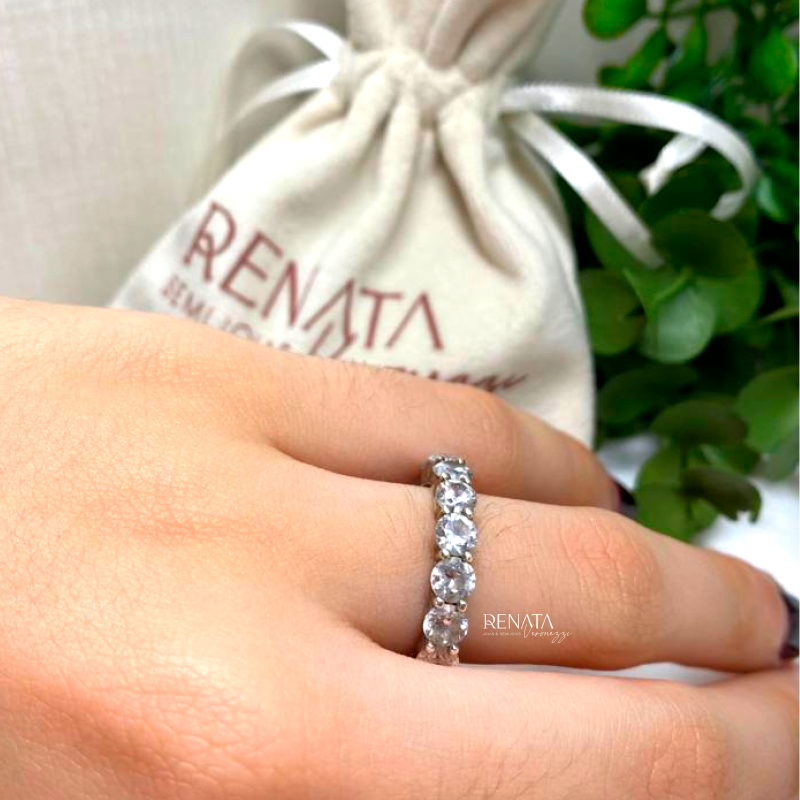 Aliança Inteira de Zirconias Prata 925