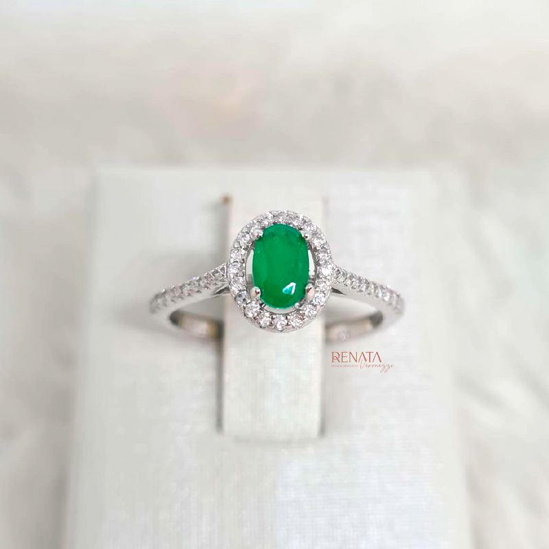 Anel Oval Pedra Esmeralda Prata 925