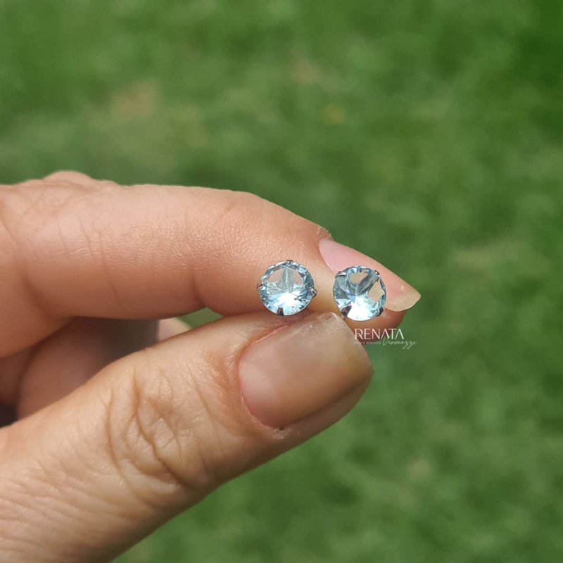 Brinco Redondo Zirconia Azul Claro Prata 925
