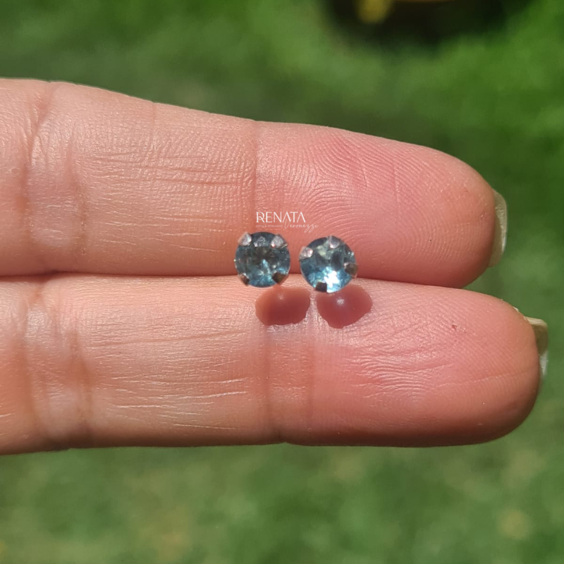 Brinco Redondo Zirconia Azul Claro Prata 925