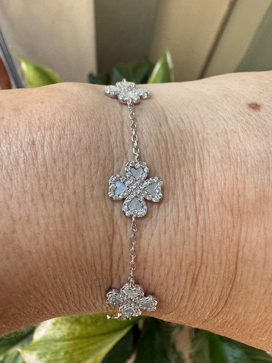 Pulseira Trevo Corações Madrepérola e Zircônias