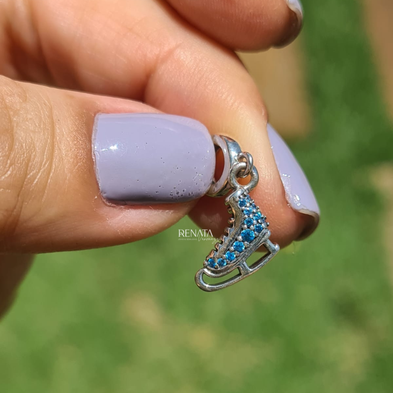 Berloque Patins De Gelo Zirconia Azul Prata 925