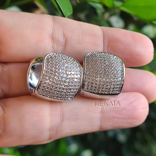 Brinco Argola Largo Microcravação de Zirconias